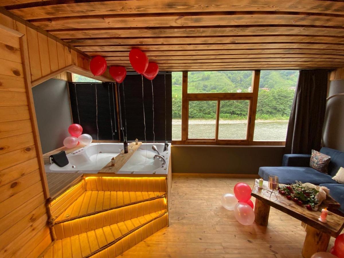 Bed and Breakfast Heaven Vip Wooden Palace Ardeşen Exteriér fotografie